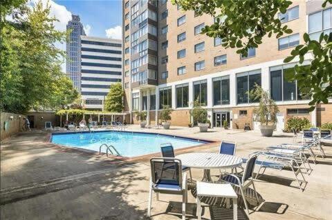 Downtown Atl Condo Onsite Parking King Bed & Bonus Room Lm1901 애틀랜타 외부 사진